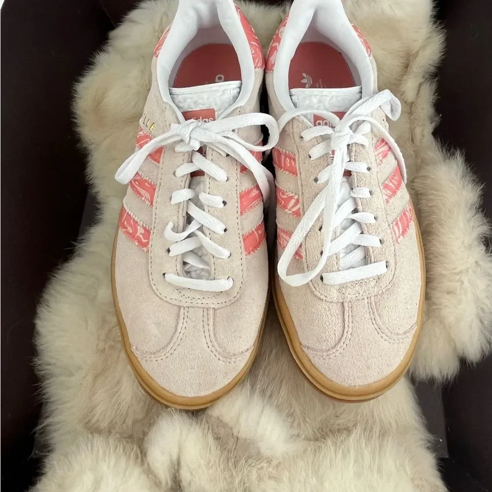 Adidas Gazelle Putty Mauve Cloud Women's Cream and T Pink Sneakers Sz 4.5 NWOT